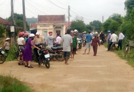 Chặn xe đám cưới đòi tiền làm đường bê tông nông thôn: Trưởng thôn trần tình