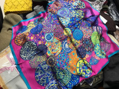 Khaisilk bán lụa Trung Quốc: 'Không thể có khăn lụa tơ tằm thật giá 30.000 đồng/chiếc được'