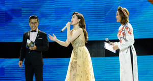 Phi Nhung hát cải lương chiêu dụ Giang Hồng Ngọc