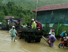 Bão số 12 giật cấp 15 sắp đổ bộ: Di dời khẩn cấp gần 400.000 người