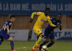 FLC Thanh Hóa phản lưới, hỏng phạt đền: HLV Petrovic than thiếu may mắn