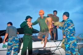 Chủ quan trước lũ dữ, 131 công nhân suýt thiệt mạng ở Hội An