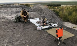 Video: Phát bắn tỉa thần sầu, xuyên thủng mục tiêu cách hơn 4km của xạ thủ Nga