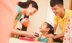 Bé gái 5 tuổi vay mẹ 12.000 đồng mua kẹo và kết cục bất ngờ