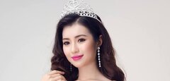 Vẻ đẹp rạng ngời của nữ MC dẫn chương trình đối thoại với tỷ phú Jack Ma