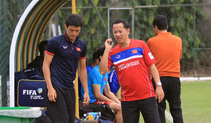 HLV Park Hang Seo suýt đuổi trợ lý khỏi sân tập