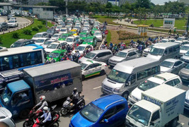 Chuyên gia hiến kế mượn đất quốc phòng, thu hồi sân golf để ‘giải cứu’ Tân Sơn Nhất