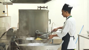 Đầu bếp đau đầu nghĩ thực đơn phục vụ phóng viên tác nghiệp APEC