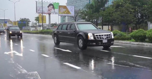 Video: Cận cảnh 'Quái thú' của Tổng thống Trump lăn bánh trên đường phố Đà Nẵng