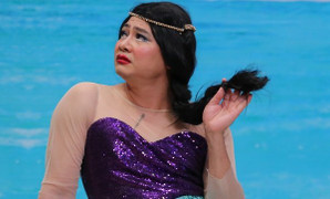 NSND Tự Long hóa thành nàng tiên cá, ‘đá xéo’ các cuộc thi Hoa hậu