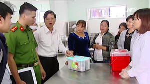 Trường mầm non dùng rau chứa thuốc trừ sâu: Chủ tịch quận nói gì?