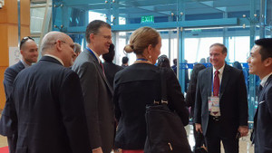 Video: Tân Đại sứ Mỹ tới sân bay Đà Nẵng, sẵn sàng đón Tổng thống Trump