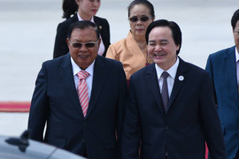 Video: Chuyên cơ Chính phủ Lào tới Đà Nẵng, là quan sát viên của APEC 2017