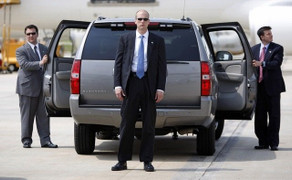 Hàng rào an ninh ba lớp bảo vệ 'không thể xuyên phá' của Tổng thống Trump