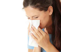 Làm cách nào để phòng viêm mũi dị ứng mùa lạnh ẩm?