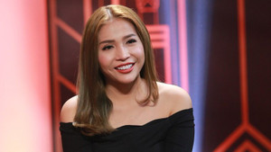 Khả Như tiết lộ bị hoảng loạn ngất lịm trên sân khấu sau tai nạn bỏng mặt