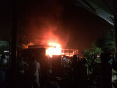 Video: Đang cháy cực lớn cây xăng ở Đắk Lắk