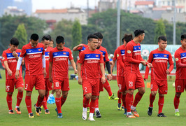 Ông Park Hang Seo đấu trận ra mắt với đội hình nào?