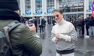 Đàm Vĩnh Hưng gặp sự cố tại lễ trao giải MTV EMA 2017