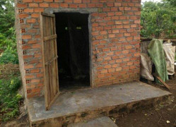 Vờ xin muối, nam thanh niên giở trò đồi bại với người phụ nữ trong chòi rẫy