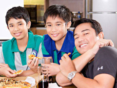 Nghệ sĩ Phillippines chia sẻ cách dạy con: Tôn trọng, kỷ luật, trách nhiệm