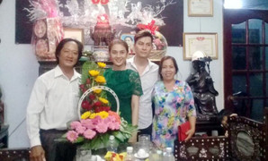 Lâm Chí Khanh và bạn trai kém 8 tuổi rạng rỡ trong ngày dạm ngõ