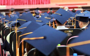 Chi 14.000 tỷ đồng đào tạo 9.000 tiến sỹ: Nên hay không?