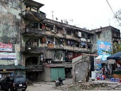 Rợn người chung cư cũ giữa lòng Thủ đô
