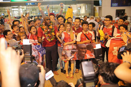 Huyền thoại Arsenal nhắn riêng CĐV Việt Nam trước đại chiến với Tottenham