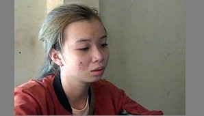 Camera tố cáo nữ học viên trộm tiền của bà chủ tiệm trang điểm