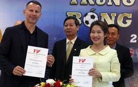 Ryan Giggs, Paul Scholes sẵn sàng gửi con sang Việt Nam học lò PVF
