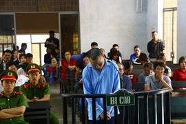 Bảo vệ trường mẫu giáo hiếp dâm bé gái 4 tuổi lĩnh án chung thân