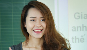 Cô giáo 9X xinh như hoa hậu tâm sự về nghề dạy học thời công nghệ