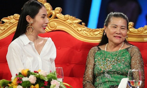 Thủy Tiên kể chuyện bị xâm hại, mẹ Công Vinh phản ứng ra sao?