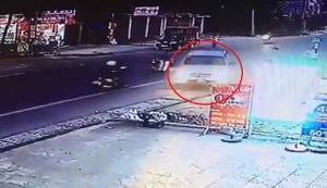 Xe bán tải đánh lái cực đỉnh, tránh tai nạn kinh hoàng trong gang tấc