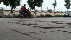 Đá tự nhiên độ bền 70 năm vừa lát vỉa hè đã vỡ: Sở Xây dựng Hà Nội nói gì?