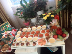 Tròn mắt trước mâm cơm cúng mụ cho con gọn gàng, bắt mắt của mẹ 9X