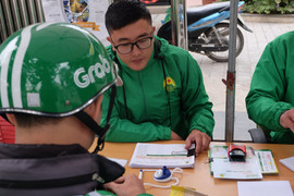 Video: Tài xế Grab, Uber đổ xô đầu quân cho Mai Linh Bike
