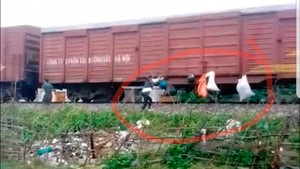 Hà Tĩnh 'gửi rác' lên tàu vào Nam