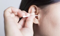 8 màu sắc bất thường của ráy tai tiết lộ tình trạng sức khỏe cơ thể