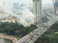Clip: Cháy lớn quán karaoke ở Linh Đàm, Hà Nội