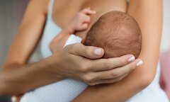 Nghiên cứu mới nhất: Sữa mẹ có khả năng bảo vệ trẻ khỏi dị ứng thực phẩm