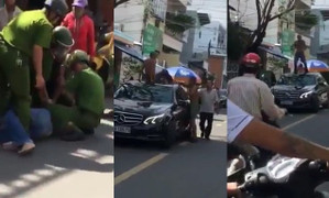 Video: Thanh niên ngáo đá đánh người, leo lên mui xe la hét