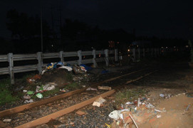 Cố tình băng qua đường ray lúc tàu đang đến, vị thầy cúng bị tàu hỏa tông chết