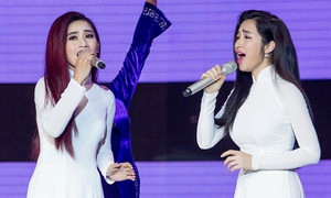 Diện áo dài thướt tha, Hòa Minzy gặp sự cố trang phục trên sân khấu