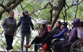 Ảnh: Người Hà Nội kín mít ra đường trong đợt rét đậm đầu tiên