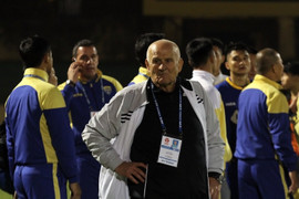 FLC Thanh Hóa về nhì, HLV Petrovic chia tay bóng đá Việt Nam