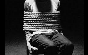 Giả danh công an bắt người nước ngoài đòi 200 triệu đồng tiền chuộc