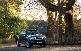 Mẫu bán tải Isuzu D-Max rẻ nhất thị trường, giảm giá tới 210 triệu đồng