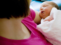 Nhật ký bỏ việc, ở nhà chăm con (kỳ 1): Làm mẹ khắc nghiệt hơn tôi tưởng